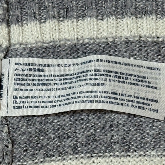 Abercrombie Kids Striped Knit in Gray and White Flyaway Style Open Sweater - Picture 6 of 6